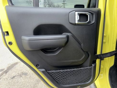 Used 2023 Jeep Wrangler Unlimited Rubicon image 12