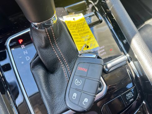 Used 2022 Jeep Compass Limited image 33