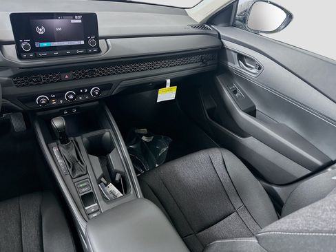 Used 2025 Honda Accord LX image 15