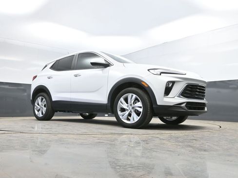 Used 2025 Buick Encore GX Preferred image 30