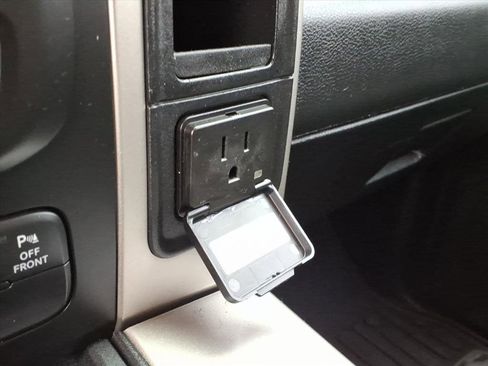 Used 2018 RAM 2500 Big Horn image 15