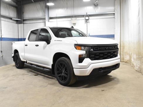 Used 2024 Chevrolet Silverado 1500 Custom image 25