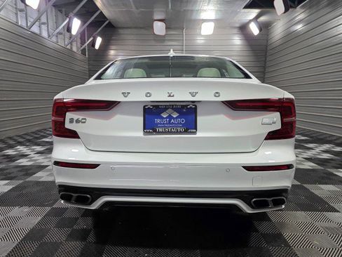 Used 2022 Volvo S60 T8 R-Design Expression w/ Advanced Package image 6