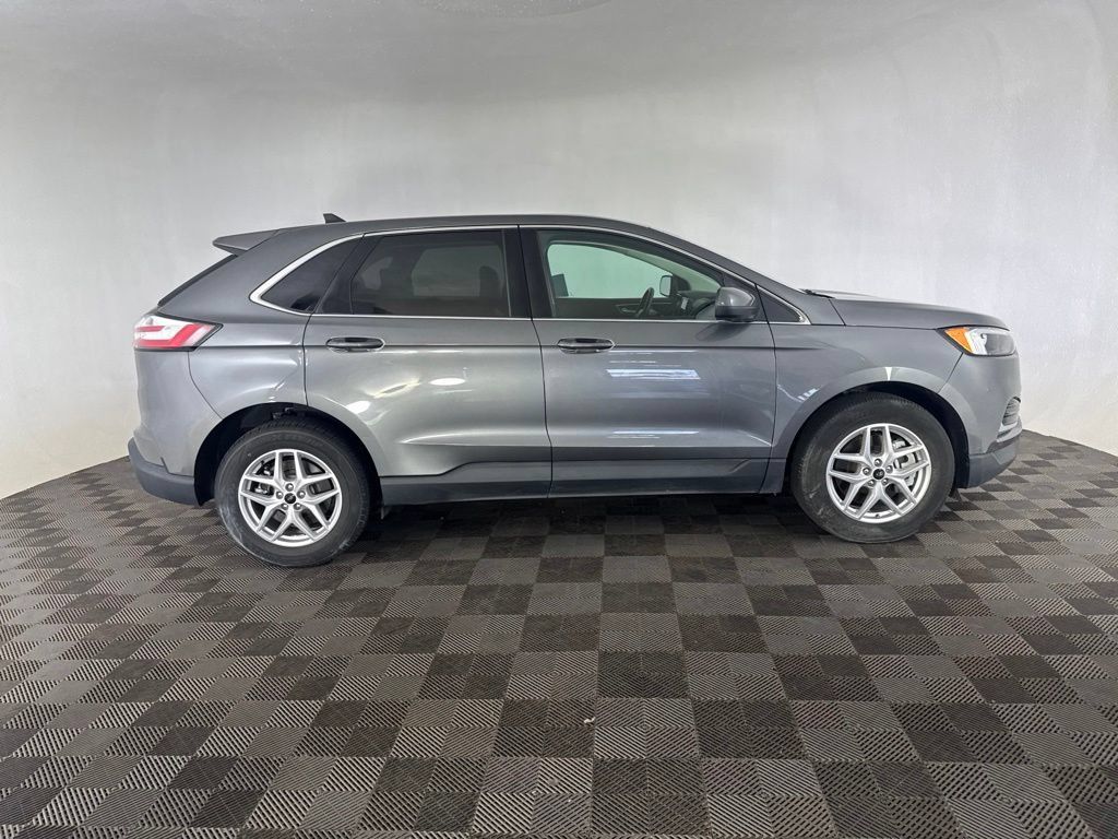 Used 2023 Ford Edge SEL AWD/4WD image 4