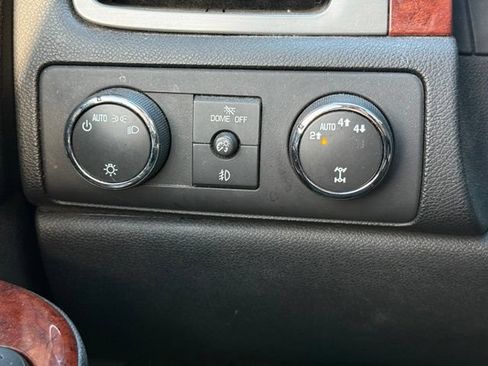 Used 2012 GMC Yukon XL SLT w/ SLT-2 Equipment Package AWD/4WD image 14