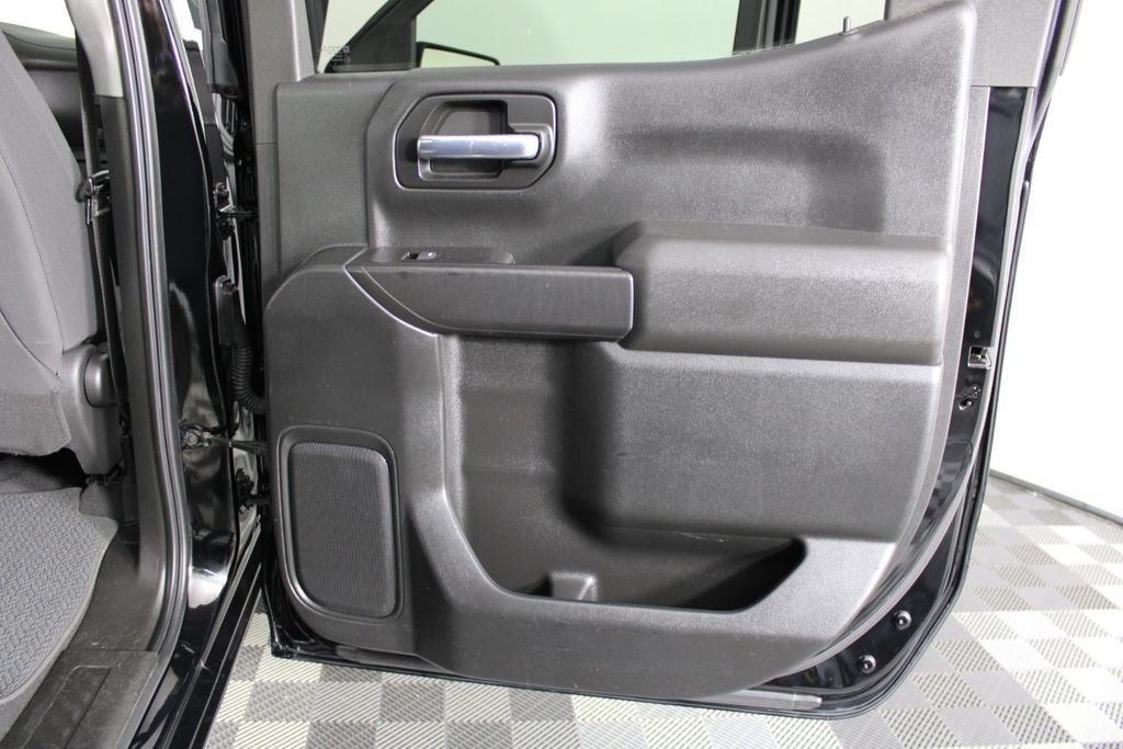 Used 2021 GMC Sierra 1500 4x4 Crew Cab w/ Sierra Value Package image 29