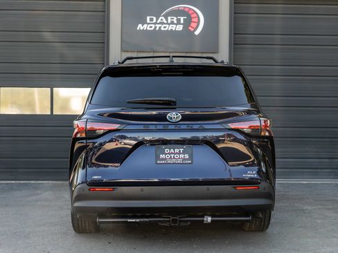 Used 2021 Toyota Sienna XLE w/ XLE Plus Package AWD/4WD image 6