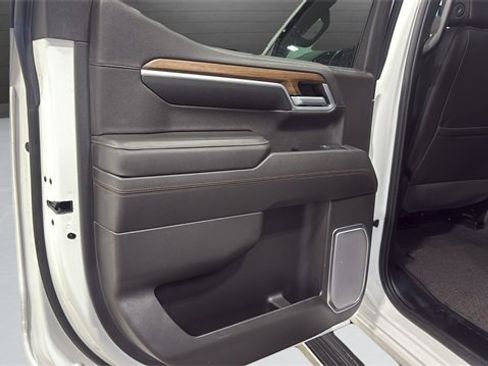 Used 2022 Chevrolet Silverado 1500 High Country image 26
