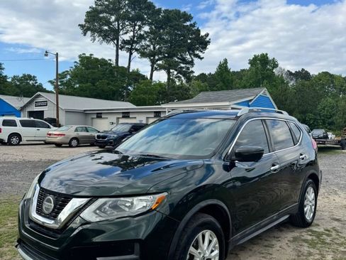 Used 2018 Nissan Rogue SV w/ Premium Package FWD image 4