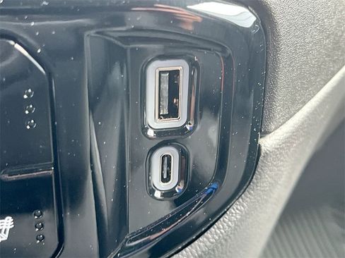 New 2025 GMC Sierra 1500 SLE w/ Max Trailering Package image 29