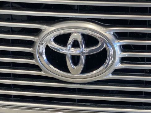 Used 2010 Toyota Tundra Limited image 10