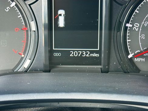 Used 2024 Toyota 4Runner SR5 Premium RWD image 38