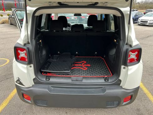 Used 2017 Jeep Renegade Latitude w/ Cold Weather Group AWD/4WD image 30