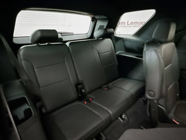 Used 2023 Chevrolet Traverse High Country w/ LPO, Floor Liner Package AWD/4WD image 30