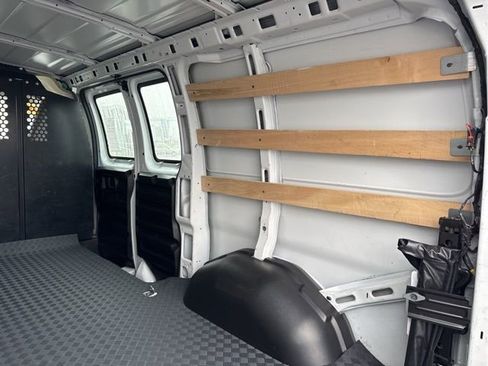 Used 2024 Chevrolet Express 2500 w/ Driver Convenience Package image 20