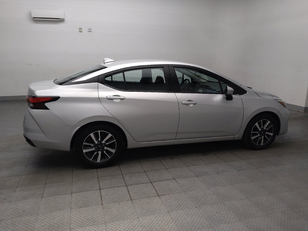 Used 2025 Nissan Versa SV FWD image 10