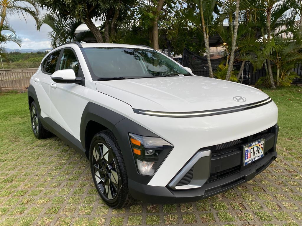 Used 2025 Hyundai Kona SEL FWD image 1