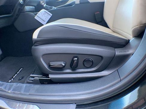 Used 2025 Lexus ES 300h w/ Premium Package image 4