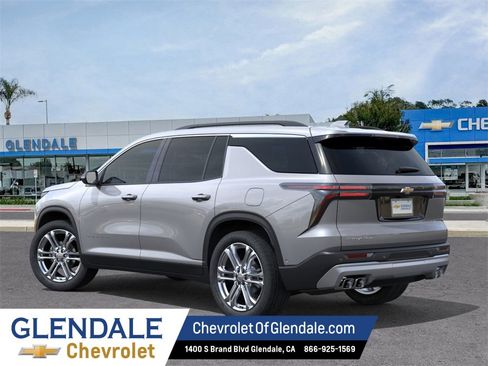 New 2026 Chevrolet Traverse LT image 3