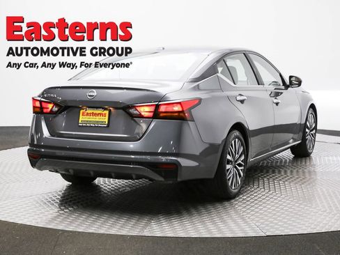 Used 2025 Nissan Altima 2.5 SV image 5