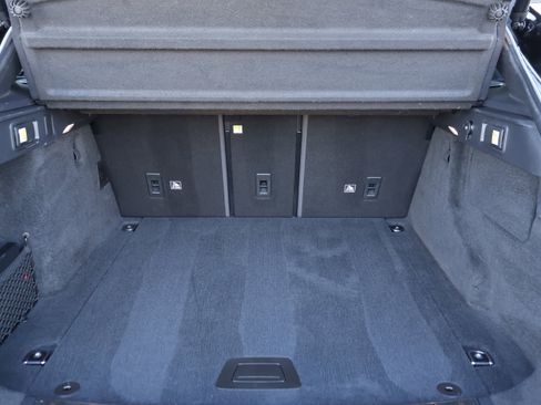 Used 2020 Jaguar F-PACE R-Sport image 21