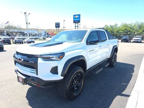 New 2026 Chevrolet Colorado ZR2 w/ Midnight Edition AWD/4WD image 6