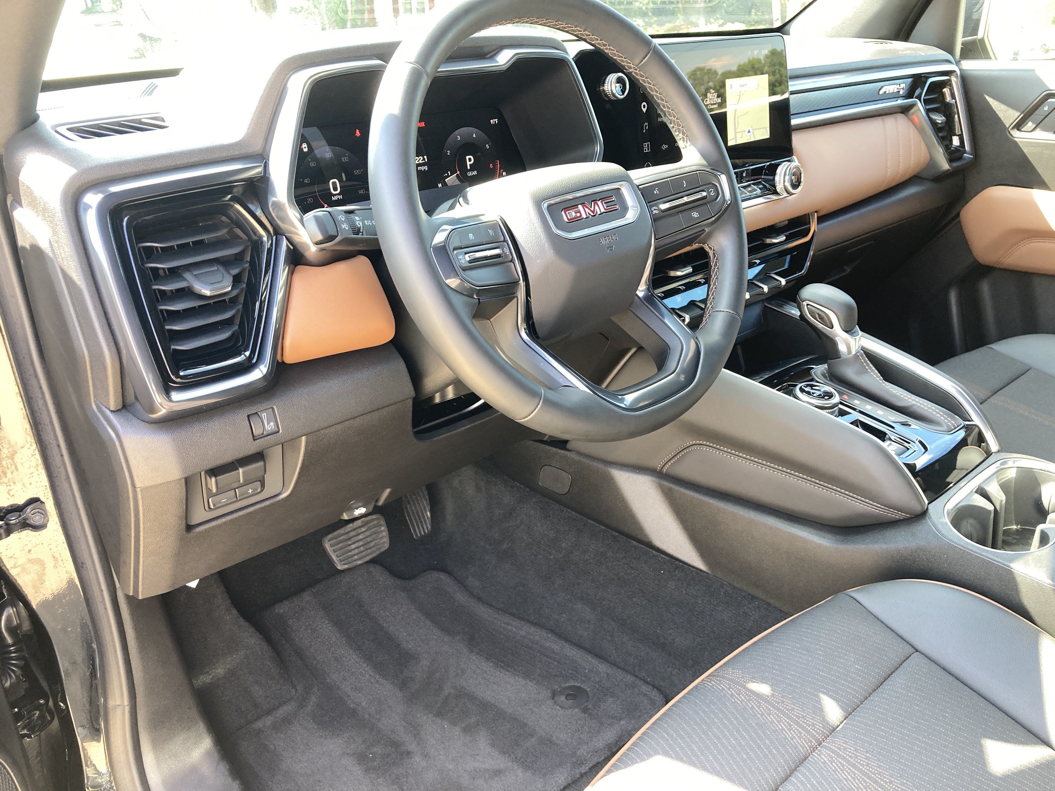 Certified 2026 GMC Canyon AT4 AWD/4WD image 10