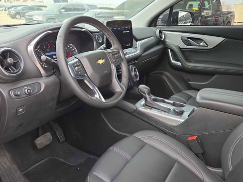 Used 2023 Chevrolet Blazer LT image 2
