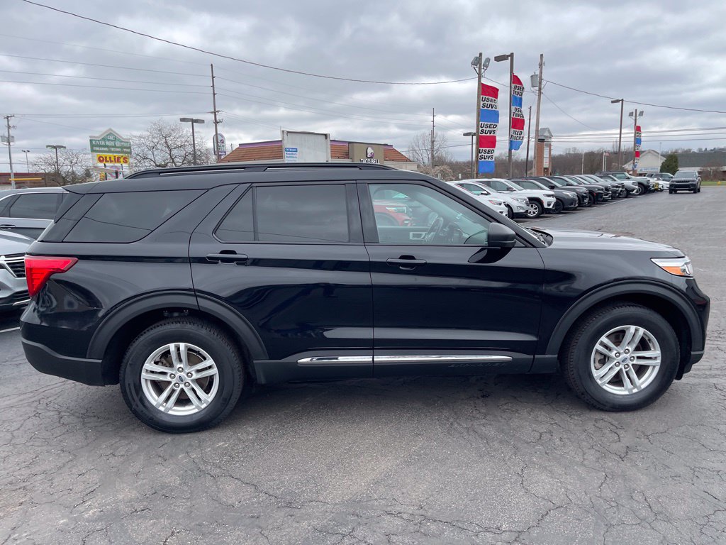 Used 2022 Ford Explorer XLT w/ Equipment Group 202A AWD/4WD image 8