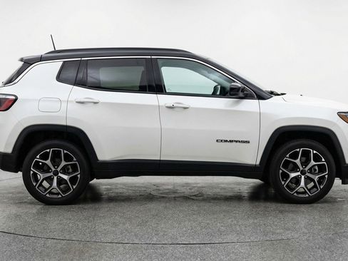 Used 2025 Jeep Compass Limited AWD/4WD image 11