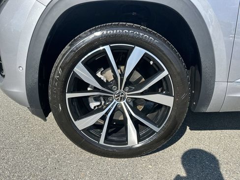 Used 2024 Volkswagen Atlas Cross Sport SEL Premium R-Line AWD/4WD image 11