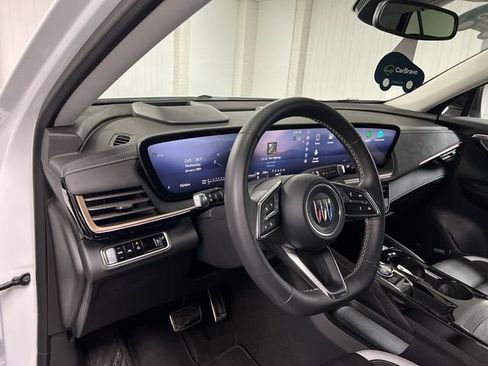 Certified 2025 Buick Envision Sport Touring image 10