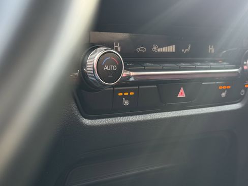 Used 2024 MAZDA CX-30 AWD 2.5 S w/ Preferred Package image 4