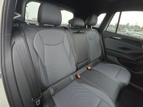 New 2026 Volkswagen Tiguan SE R-Line image 16