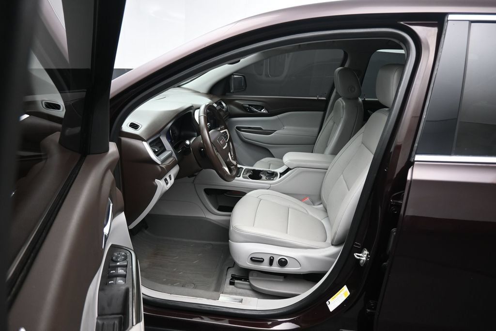 Used 2020 GMC Acadia SLT w/ Trailering Package FWD image 13