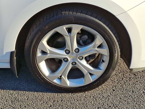 Used 2018 Chevrolet Cruze Premier image 8