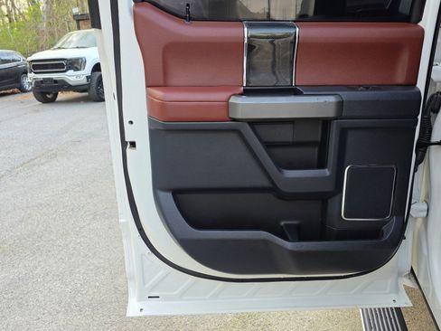 Used 2022 Ford F350 Platinum image 29