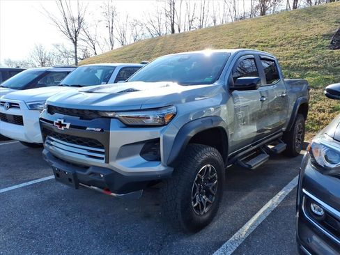 Used 2023 Chevrolet Colorado ZR2 w/ ZR2 Convenience Package III image 2