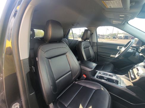 Used 2023 Ford Explorer XLT w/ Equipment Group 202A image 35