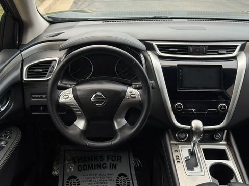 Used 2018 Nissan Murano SV image 29