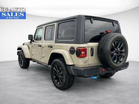 Used 2022 Jeep Wrangler Unlimited Sahara w/ Cold Weather Group image 5