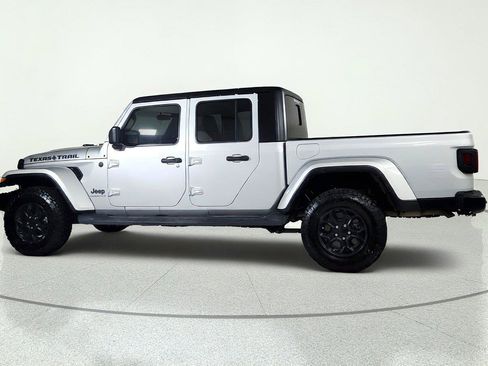 Used 2023 Jeep Gladiator Sport AWD/4WD image 4