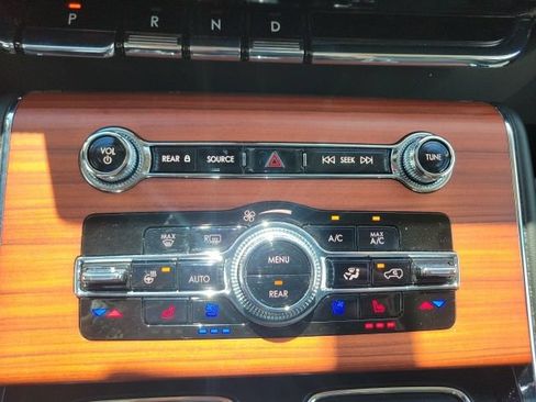 Certified 2024 Lincoln Aviator Reserve w/ Jet Package AWD/4WD image 8