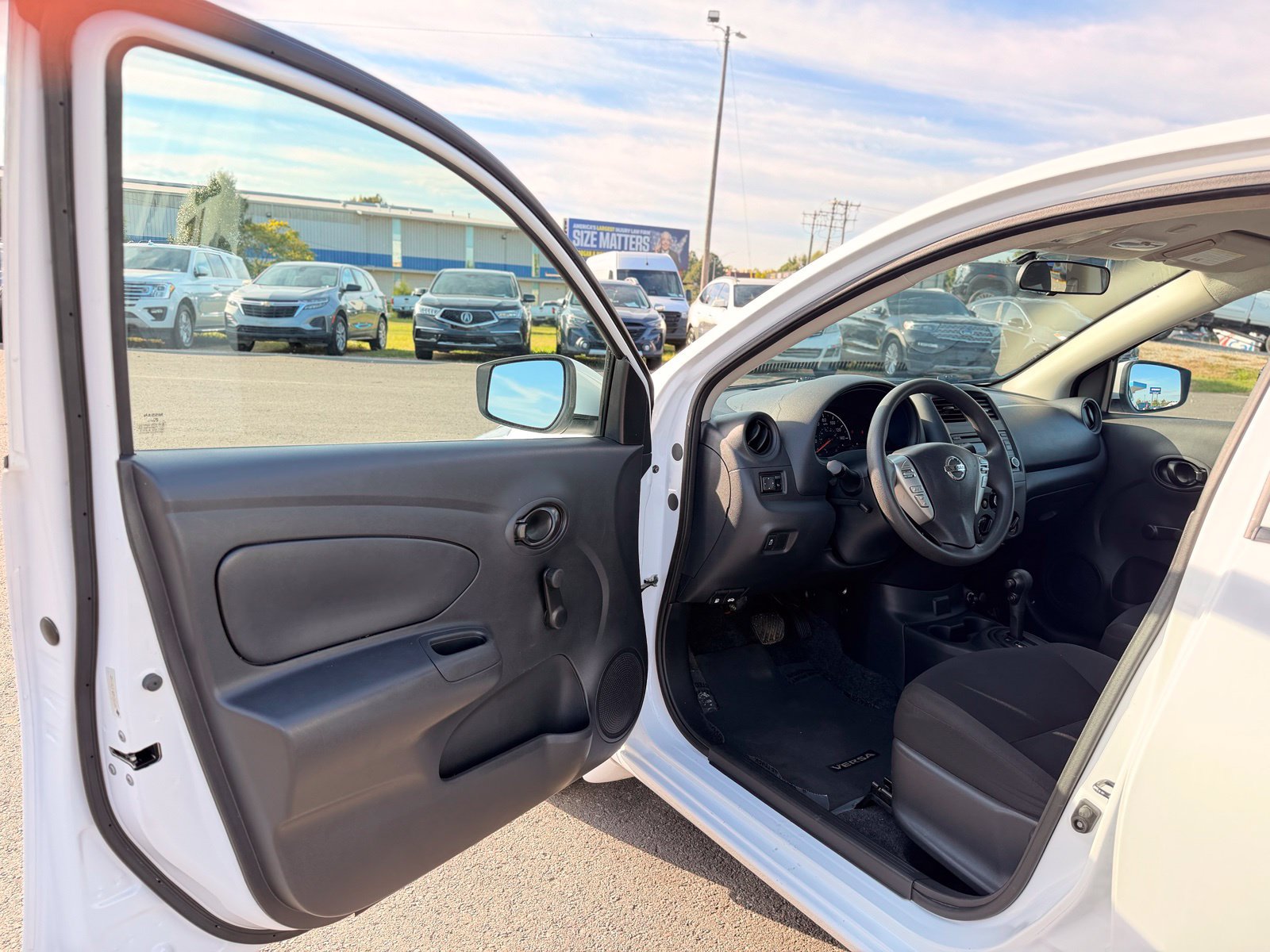 Used 2018 Nissan Versa S Plus FWD image 13
