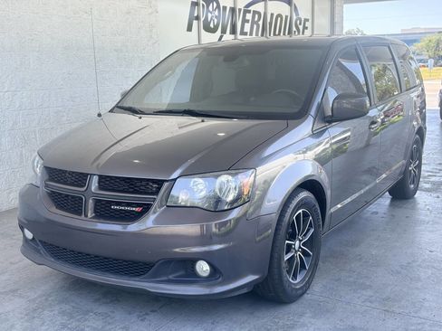 Used 2019 Dodge Grand Caravan GT image 3