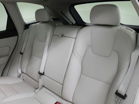 Certified 2023 Volvo XC60 B5 Core w/ Climate Package AWD/4WD image 21