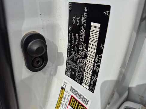 Used 2023 Toyota Highlander Limited image 24