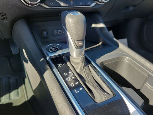 Used 2025 Nissan Sentra SV image 26