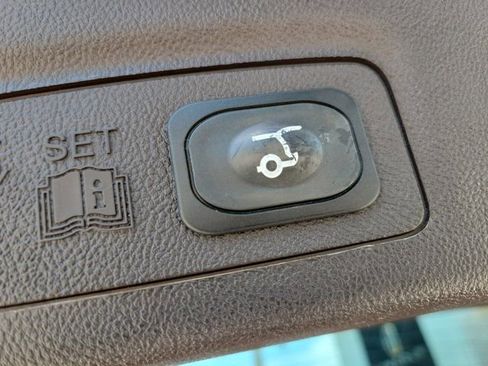 Used 2019 Lincoln MKC Reserve FWD image 10
