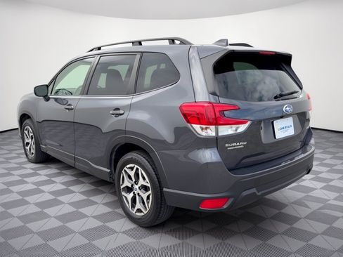 Used 2023 Subaru Forester Premium AWD/4WD image 3